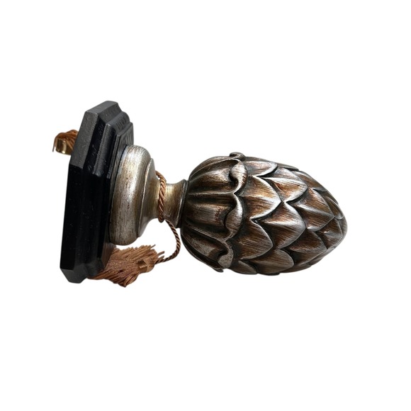 Stocking Holders Artichoke Pineapple Finial Elegant Silver/Gold/Bronze Set of 2 - Picture 9 of 16